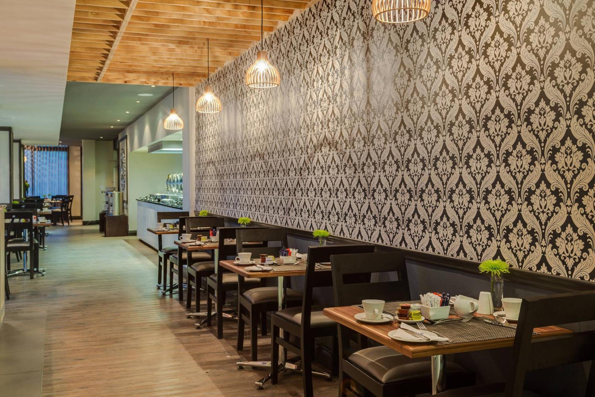 Protea Hotel By Marriott Cape Town Waterfront Breakwater Lodge מראה חיצוני תמונה