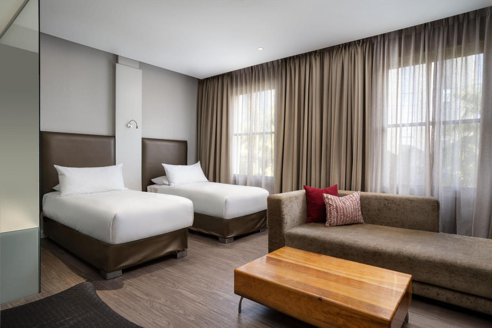 Protea Hotel By Marriott Cape Town Waterfront Breakwater Lodge מראה חיצוני תמונה