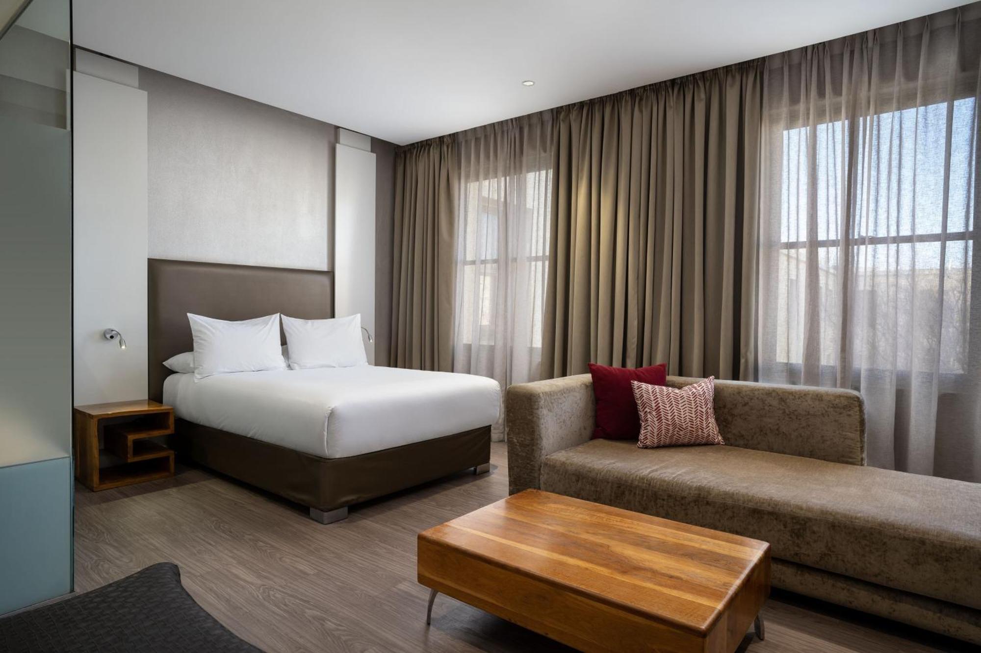 Protea Hotel By Marriott Cape Town Waterfront Breakwater Lodge מראה חיצוני תמונה