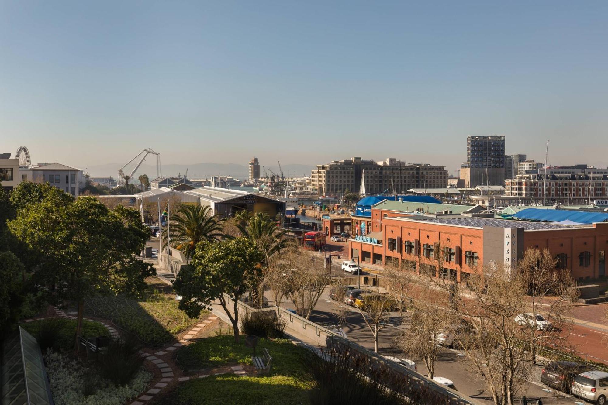 Protea Hotel By Marriott Cape Town Waterfront Breakwater Lodge מראה חיצוני תמונה