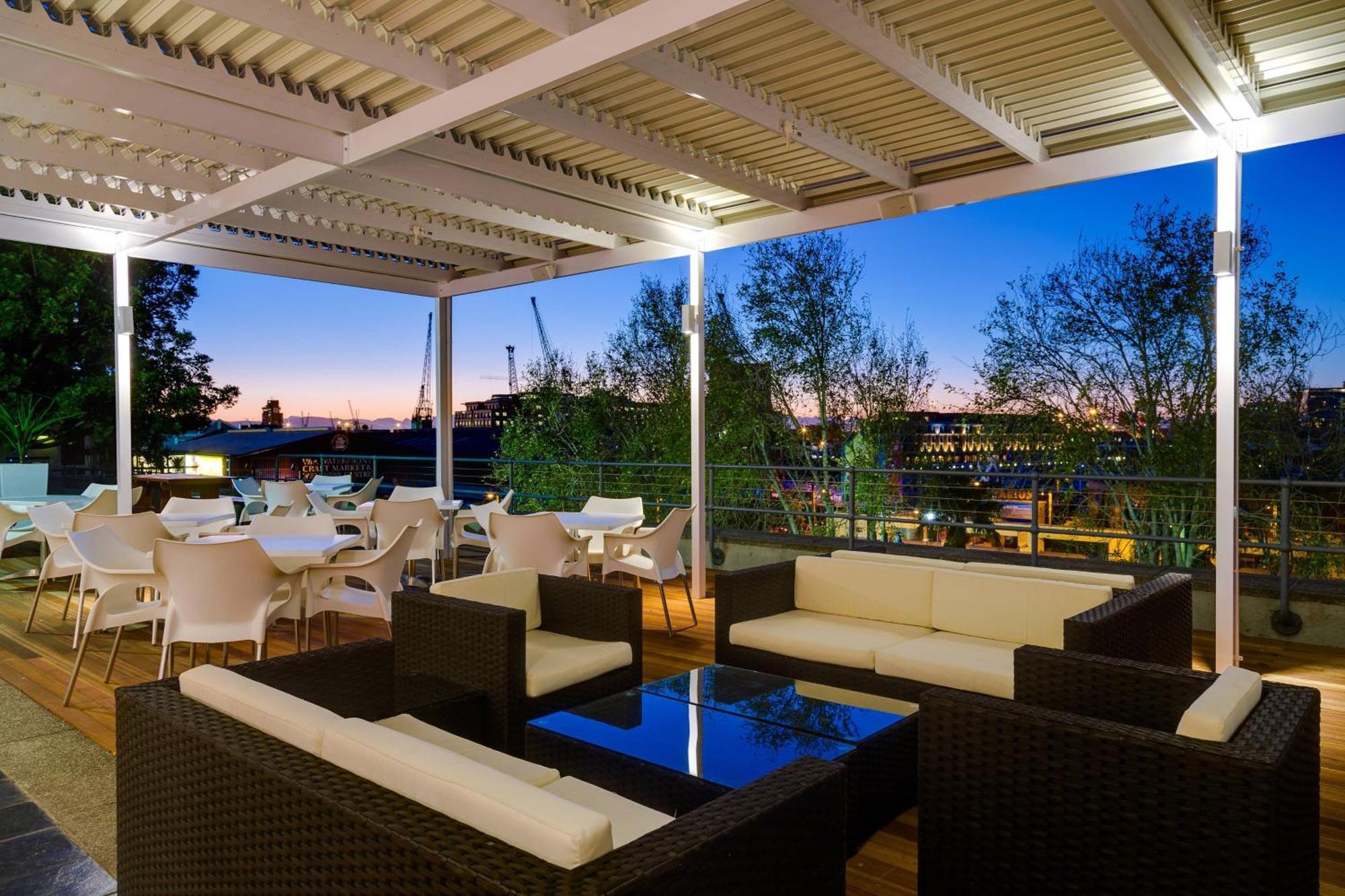 Protea Hotel By Marriott Cape Town Waterfront Breakwater Lodge מראה חיצוני תמונה