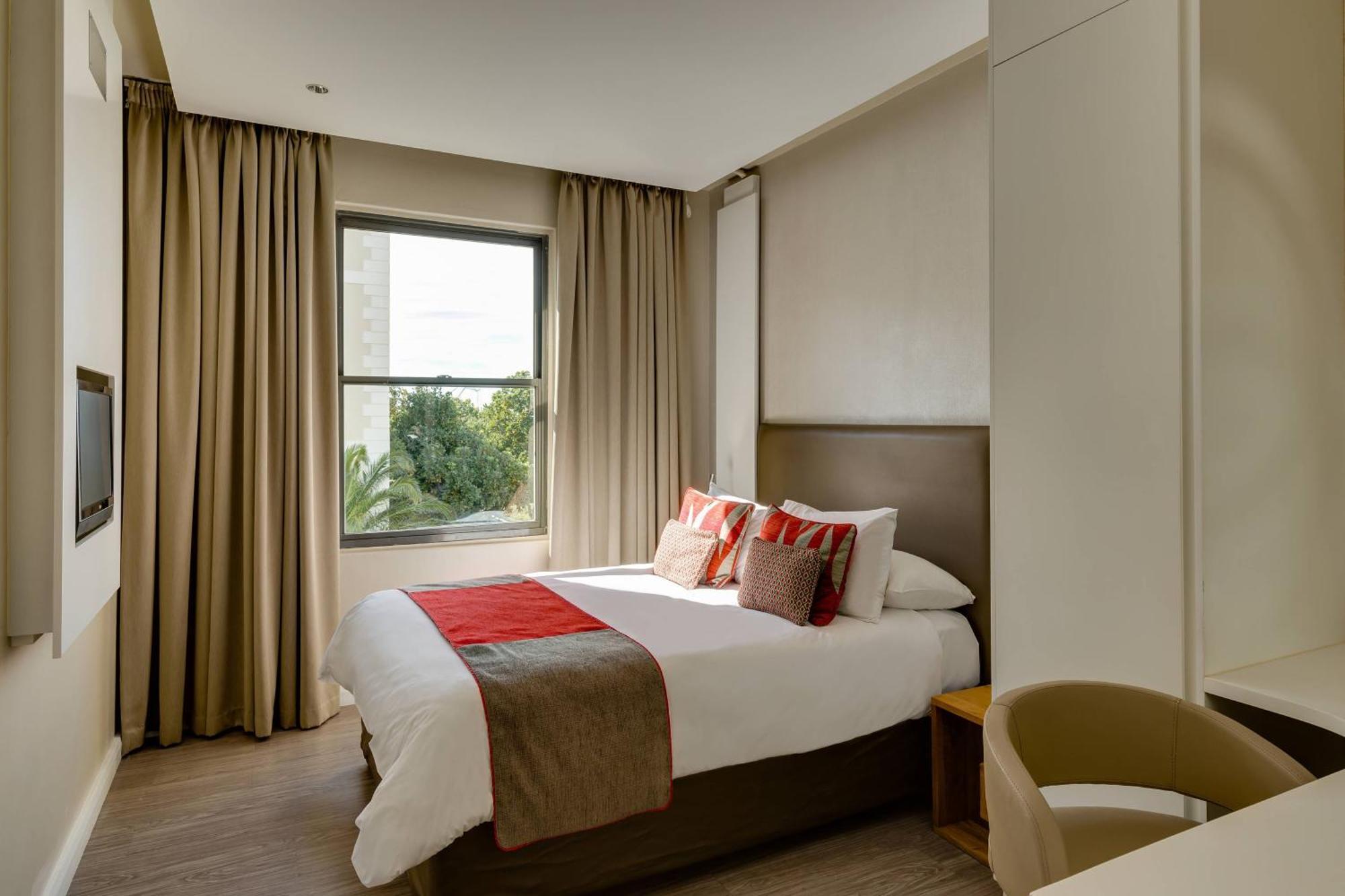 Protea Hotel By Marriott Cape Town Waterfront Breakwater Lodge מראה חיצוני תמונה