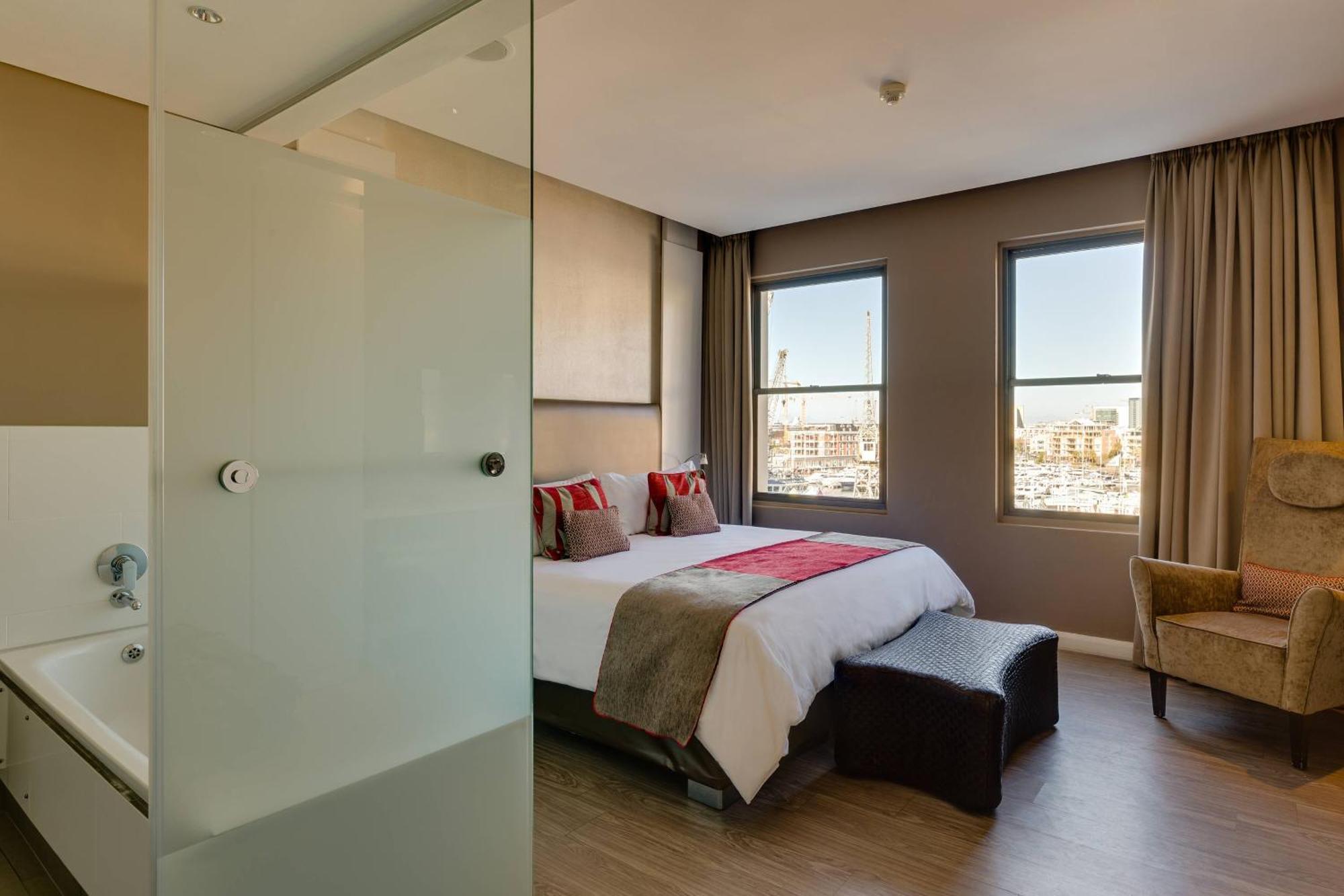 Protea Hotel By Marriott Cape Town Waterfront Breakwater Lodge מראה חיצוני תמונה